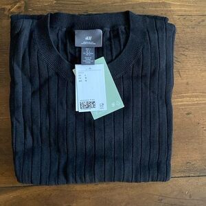 H & M Black Short Sleeve Men’s Sweater